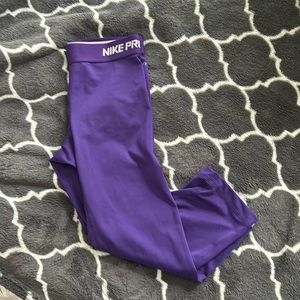Nike Pro capri workout leggings